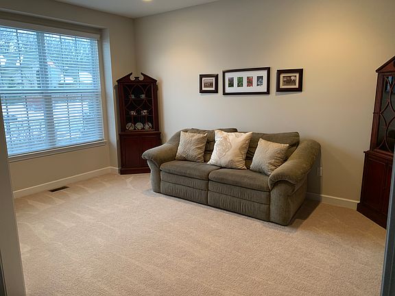 4th image of 52174 Copperwood Dr S