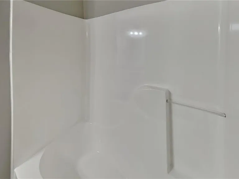 170 Sterling Dr — Photo 16