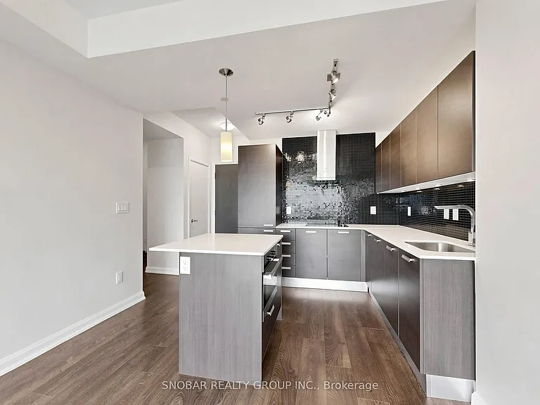 11 Bogert Ave #1106 — Photo 16