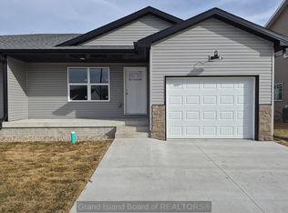 1423 Peach St, Grand Island, NE 68801