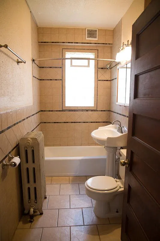 6 bed, $2,400 — Photo 4