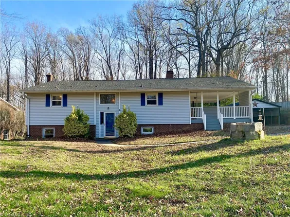 2850 Shetland Dr, Winston Salem, NC 27127