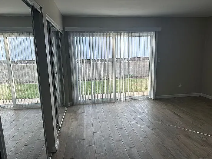 24355 La Glorita Cir — Photo 9