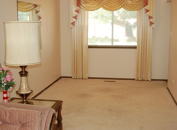 4th image of 12 Plover Ct