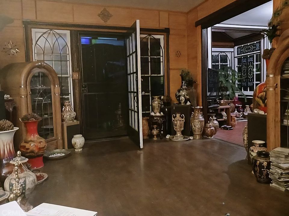1st image of 677 Elm St
