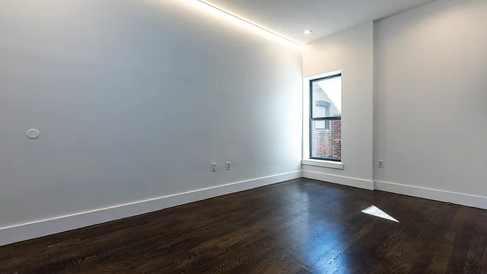 Rented by Nooklyn NYC LLC | media 13