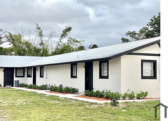 3 bed, $2,400 — Photo 1