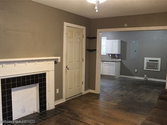 4th image of 1616 Houston St