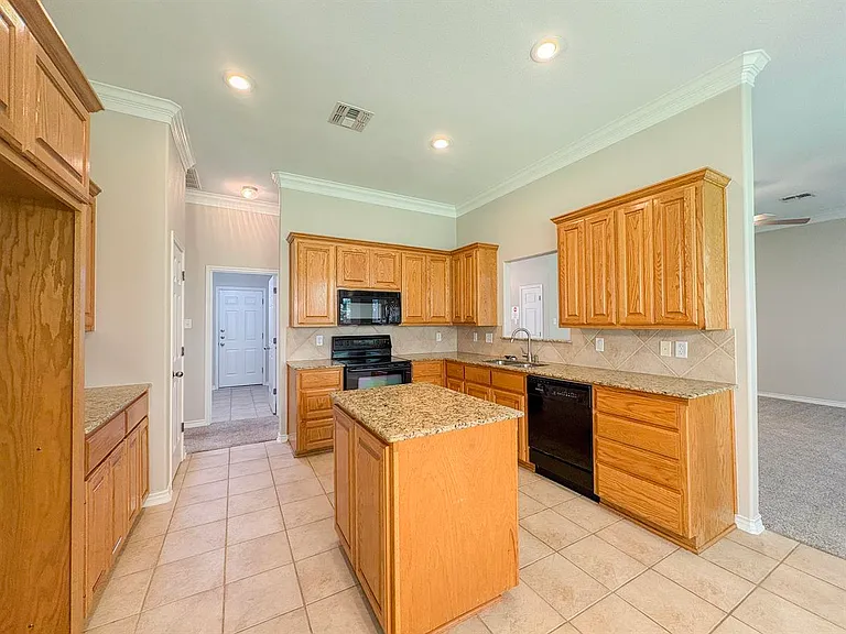 2601 Amber Forest Trl — Photo 5