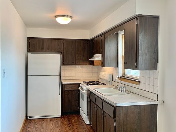 3rd image of 471 Hirsch Ave #3C