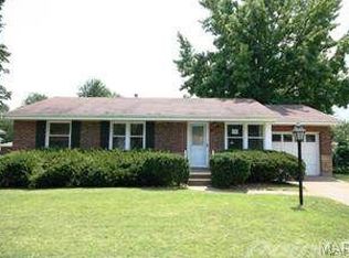 1138 Bosworth Dr, Saint Louis, MO 63137