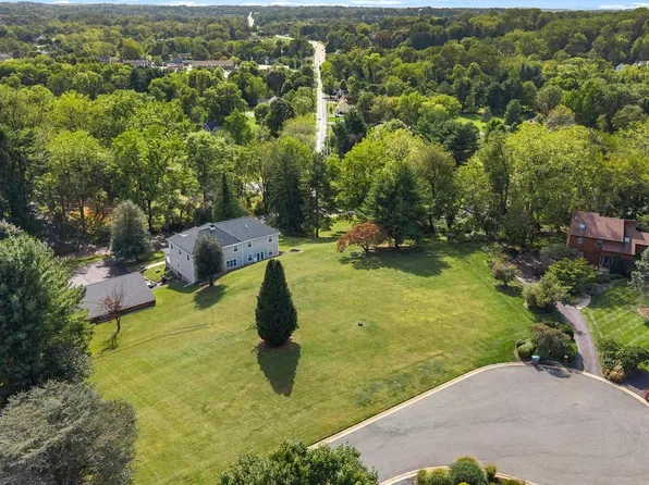 112 Cameron Dr, Hockessin, DE 19707