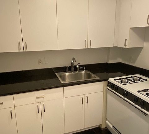 3rd image of 360 W 45th St #5B