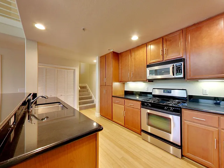 7034-7046 Santero Way Lofts — Photo 6