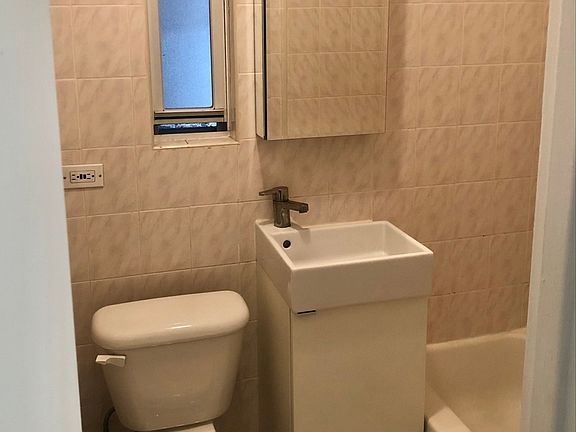 5th image of 423 E 73rd St APT 1D