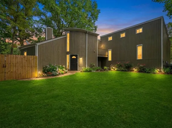 8446 Chippingham Dr, Cordova, TN 38016