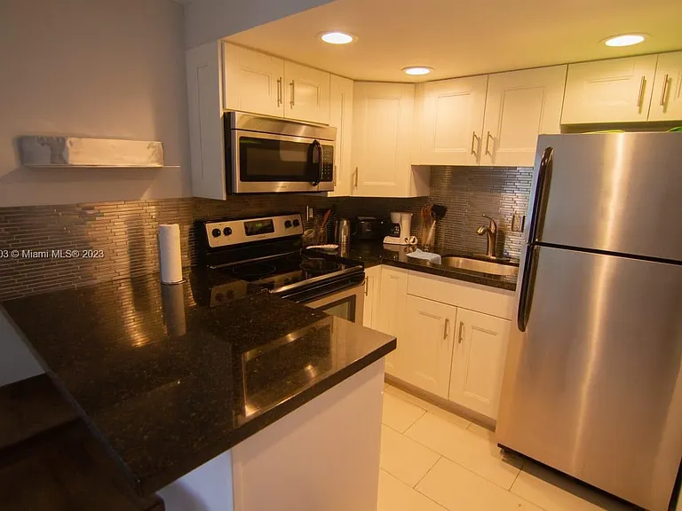 753 Michigan Ave #2C — Photo 14
