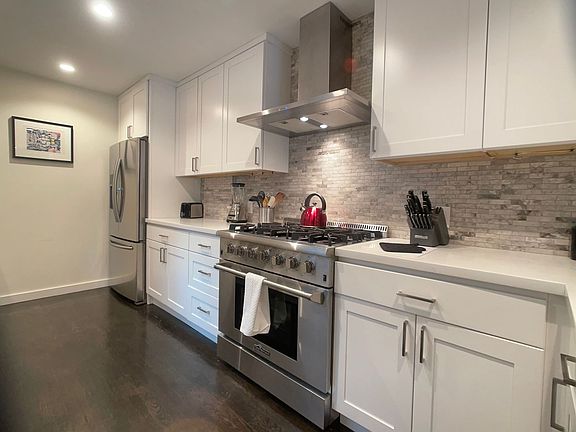 4th image of 200 Waverley St APT 9