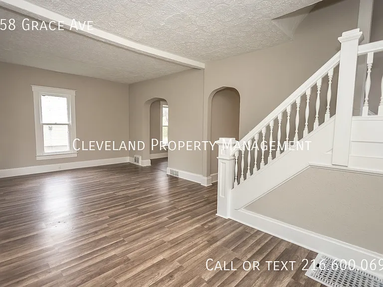 558 Grace Ave — Photo 22