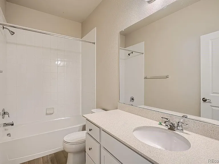 1849 S Poplar Ct — Photo 17