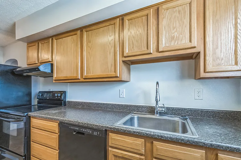 1 bed, 1.0 bath, 1051 sqft, $1,200 — Photo 4