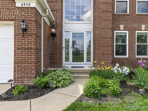 3rd image of 6939 Dale Hollow Dr SE