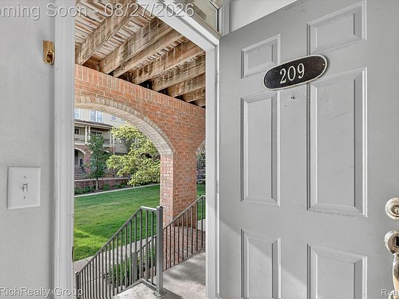 3rd image of 209 Amys Walk