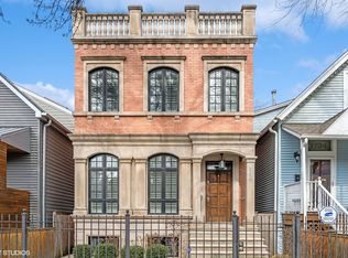 1736 W Barry Ave, Chicago, IL 60657