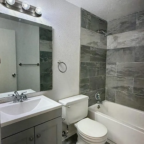 1351 Paul St — Photo 10