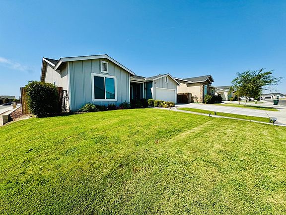 3rd image of 5804 Hawthorn Tree Ln