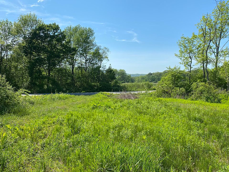 1st image of 14 Hawthorne Lane