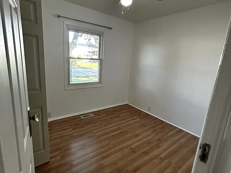 344 Emery Ave — Photo 9