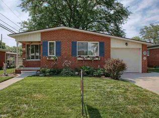 15930 Canberra St, Roseville, MI 48066