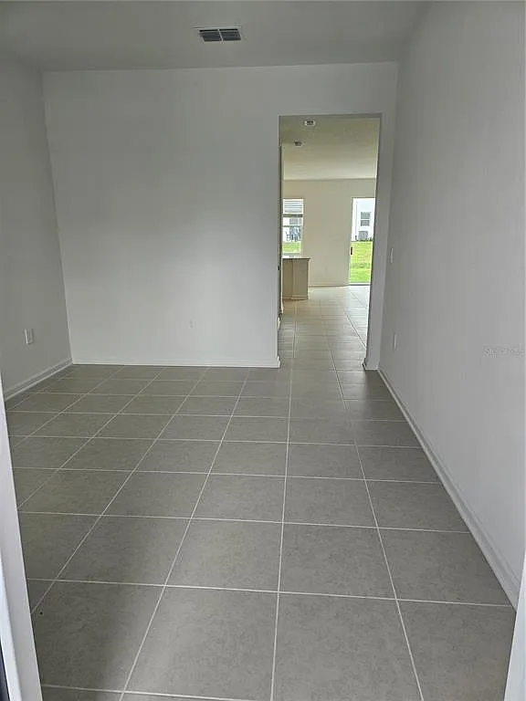 3 bed, 2.5 bath, 1689 sqft, $2,300 — Photo 3
