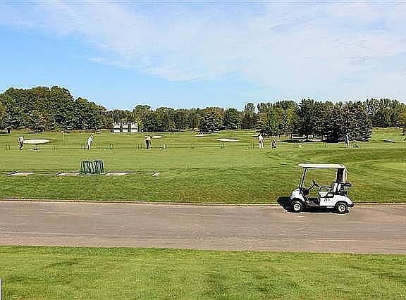 3rd image of 5544 Golfview Ct