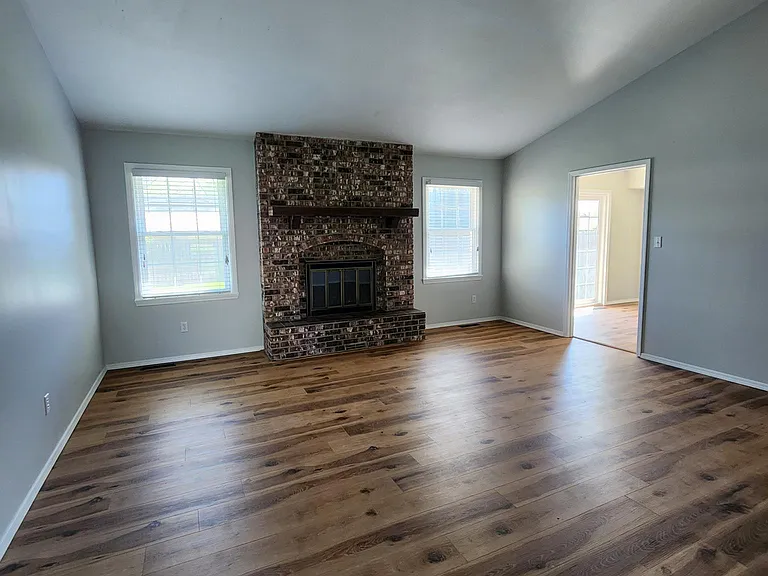 1106 W Wayland St — Photo 6