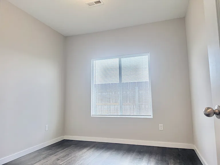 1426 N Azena St — Photo 5