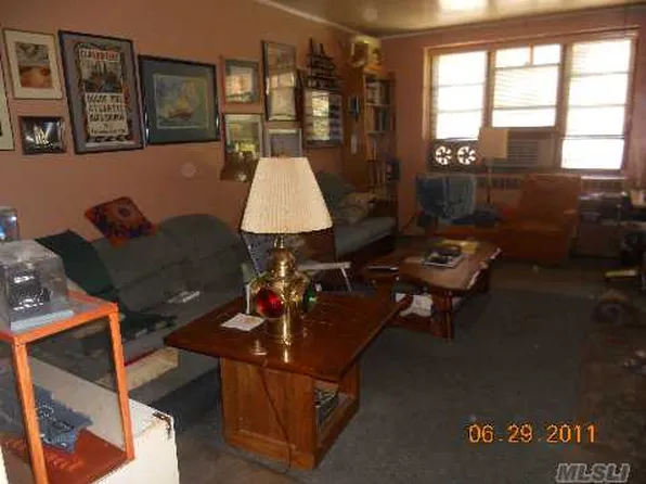 67-71 Yellowstone Boulevard image 1 of 8