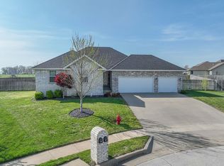 1909 E Whetstone Dr, Ozark, MO 65721