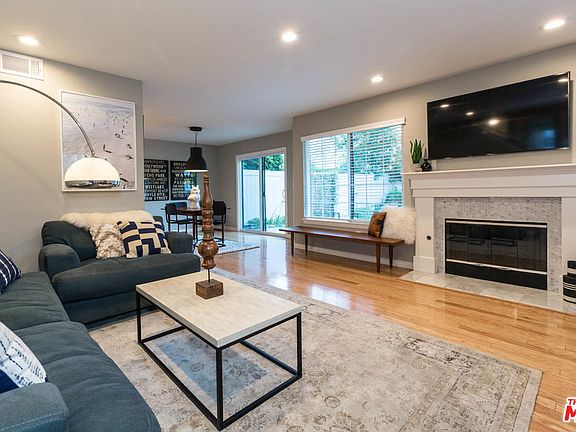5th image of 2615 Dove Creek Ln #B