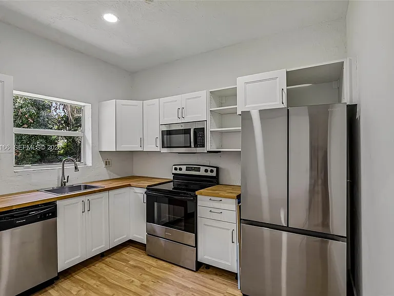 130 NW 85th St — Photo 12