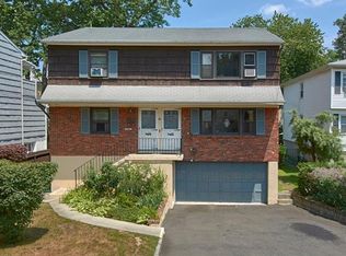 15 Walnut Ln, Harrison, NY 10528