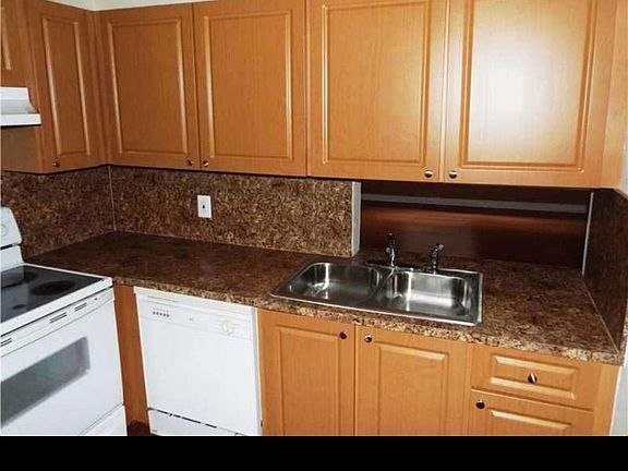 5th image of 403 SW 148th Ave APT 12B