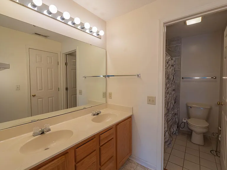 100 Northridge Dr #5 — Photo 12