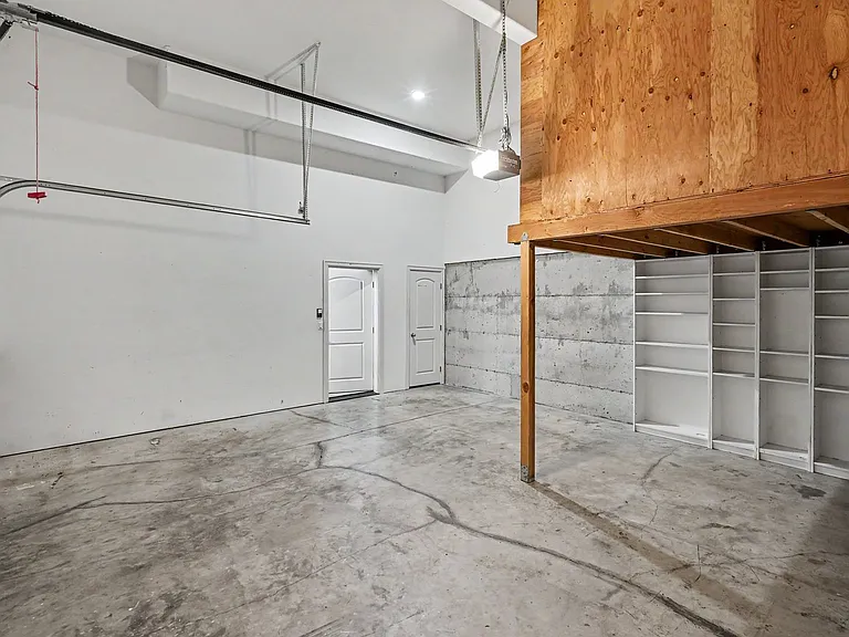 2495 Benjamin Ave NW — Photo 16