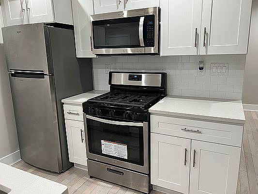 4th image of 347 Bainbridge St #1