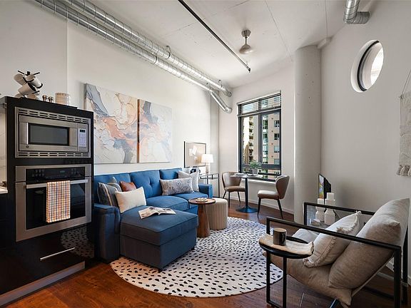 2nd image of 1029 View St #511
