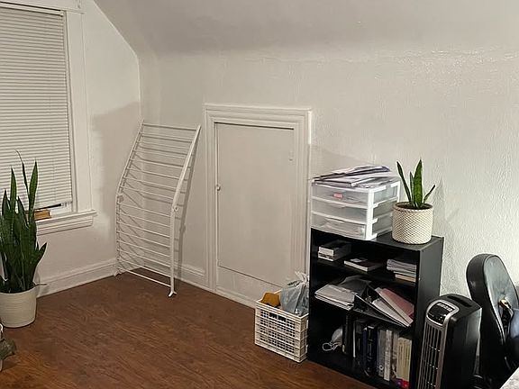 4th image of 2022 Murray Hill Rd #3