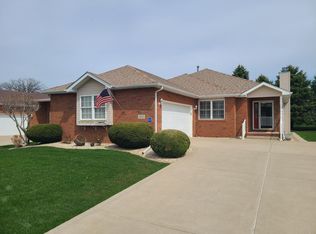 868 Clearwater Cv W, Crown Point, IN