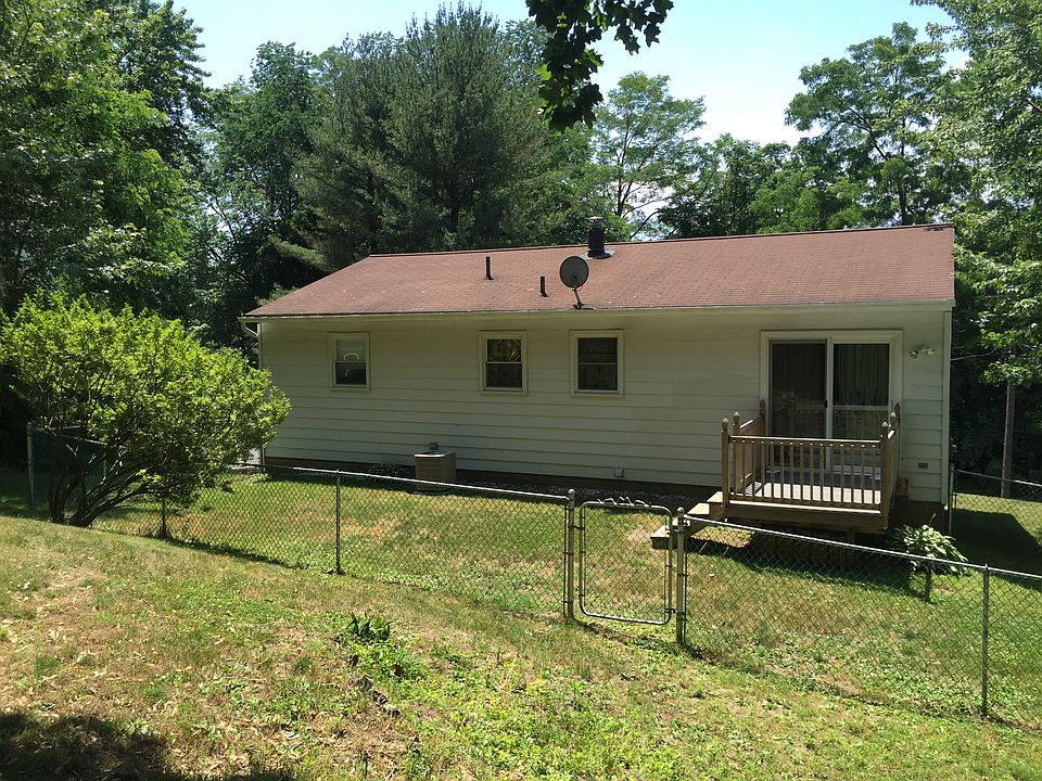 2nd image of 275 Pinehurst Ave